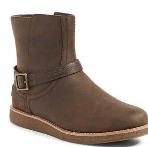 UGG Camren Boot Size 5.5
